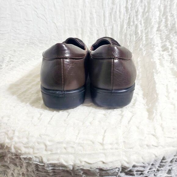 Easy Street Brown Slip-on Shoes Size 11W - Picture 4 of 6